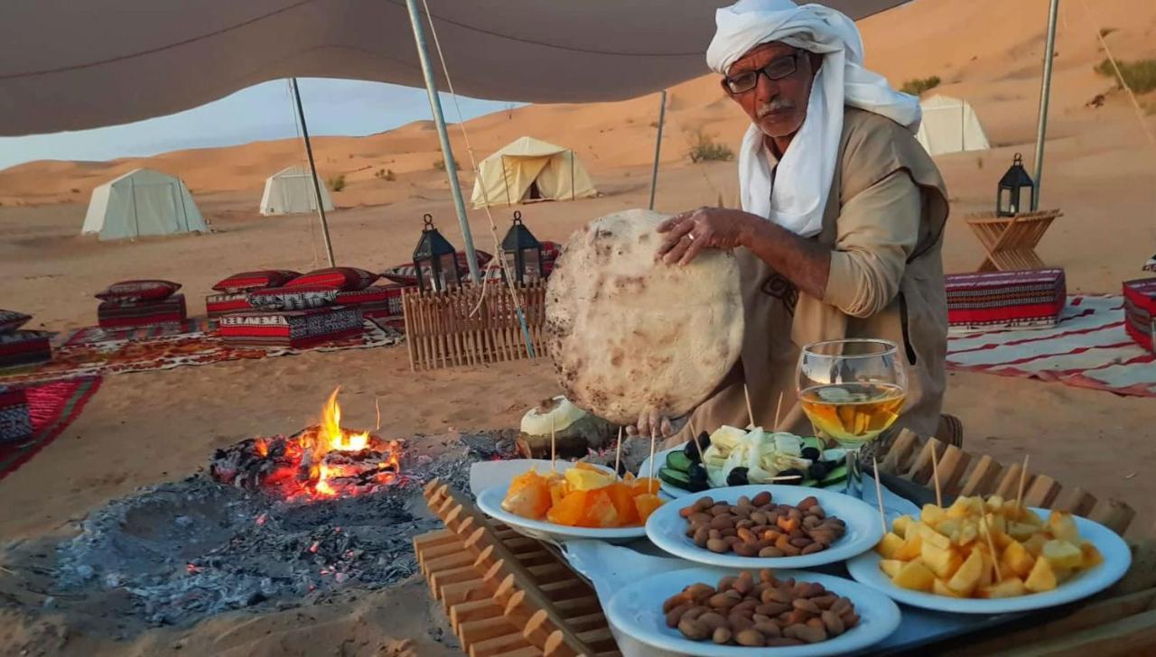 Camp Abdelmoula Hotel Douz Bagian luar foto